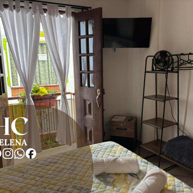 HC Helena - Double Room with Balcony - 5