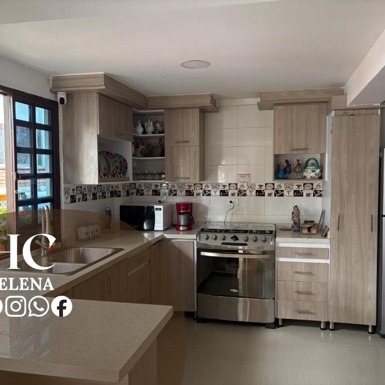 HC Helena - Seven-Bedroom House - 14