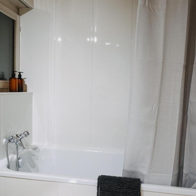 Edis Apartment 2 In the heart of Interlaken - Two-Bedroom Apartment - 16