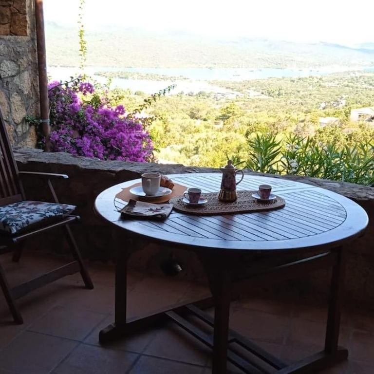 Sardinia Rent - Appartamento con 2 Camere da Letto, Terrazza e Vista Mare - 5