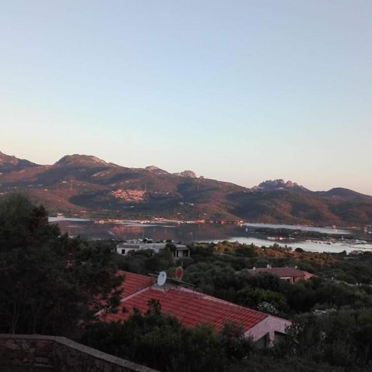 Sardinia Rent - Appartamento con 2 Camere da Letto, Terrazza e Vista Mare - 12