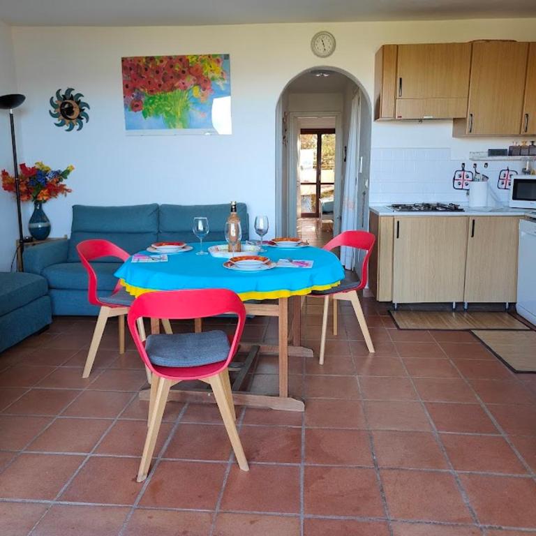 Sardinia Rent - Appartamento con 2 Camere da Letto, Terrazza e Vista Mare - 10