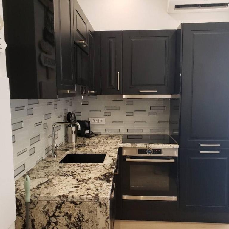 Mobility Lease 2br 2ba 2 kitchens 2 balconies in Old Town - Appartement 2 Chambres avec Balcon - 7