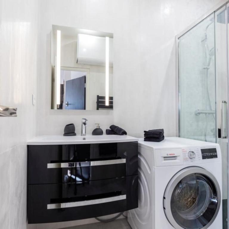 Mobility Lease 2br 2ba 2 kitchens 2 balconies in Old Town - Appartement 2 Chambres avec Balcon - 15