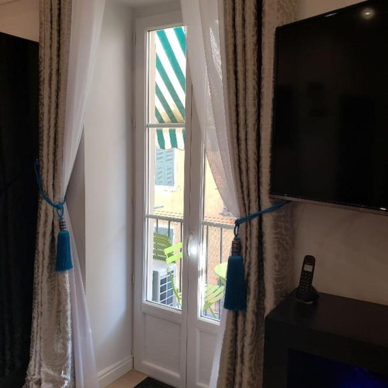 Mobility Lease 2br 2ba 2 kitchens 2 balconies in Old Town - Appartement 2 Chambres avec Balcon - 24