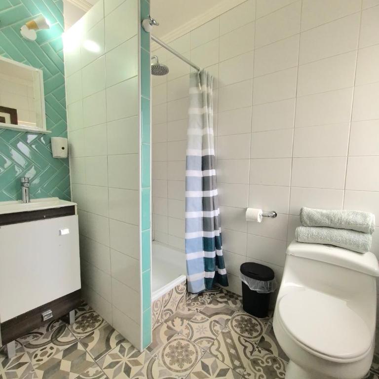 Hostal Terraza Recreo - Habitación Doble con baño privado externo - 7