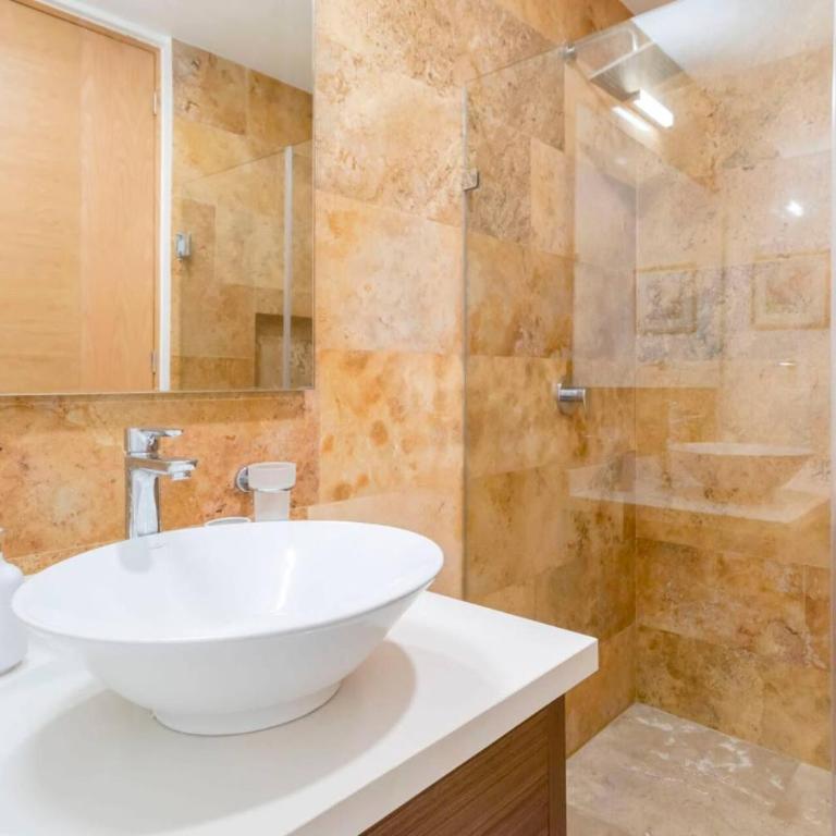 The Shore Downtown Condos - Apartment mit 2 Schlafzimmern und Balkon - 19