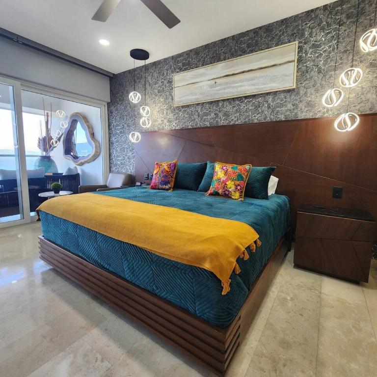 Amazing Sunsets Are Just The Beginning 3 bed 4 bath Luxury 24th Floor Oceanfront Condo - Apartamento - 27