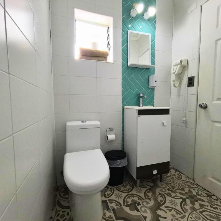 Hostal Terraza Recreo - Habitación Doble con baño privado - 5