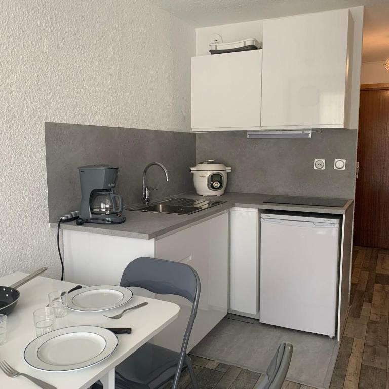 Studio rénové pour 4 avec canapé-lit, balcon et parking - FR-1-340-234 - Studio - 15