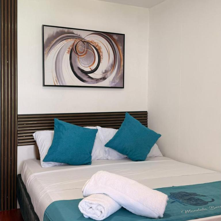 MNDlA OCEAN SUITES - Deluxe Double Room with Sea View - 4