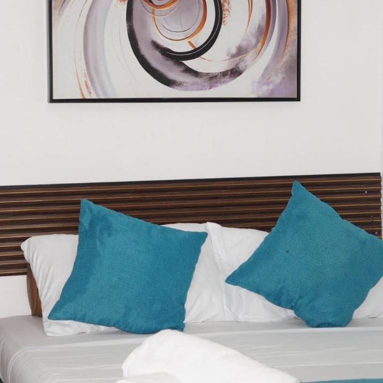MNDlA OCEAN SUITES - Deluxe Double Room with Sea View - 5