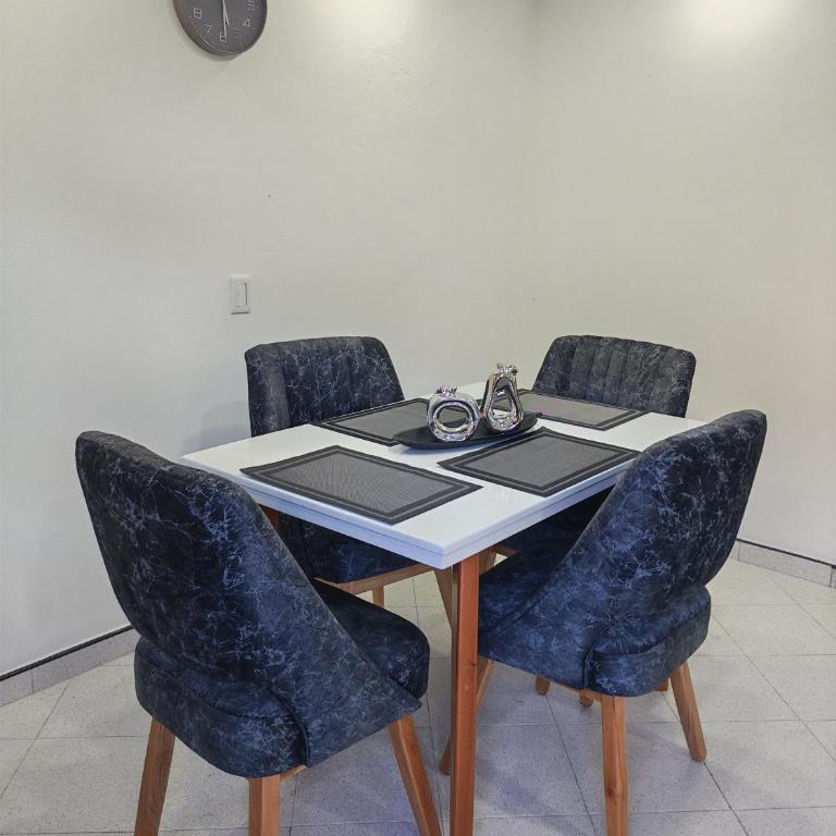 La bendición house - Three-Bedroom Apartment - 9