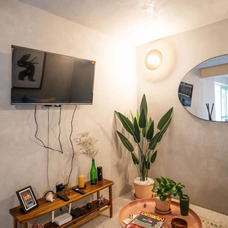 Charming Cozy Apartment in the Heart of Coyoacán - Apartment - 9