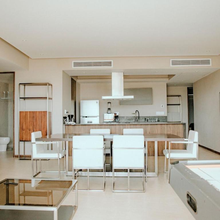 3 Bedrooms with huge Terrace in La Isla Acapulco - Apartment - 39