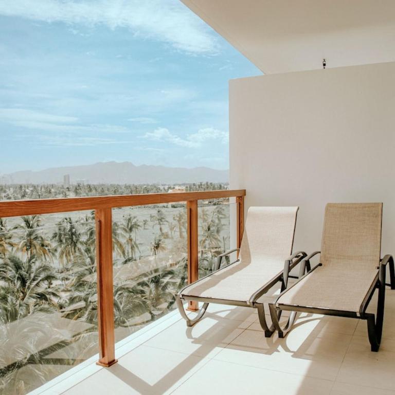 3 Bedrooms with huge Terrace in La Isla Acapulco - Apartment - 45