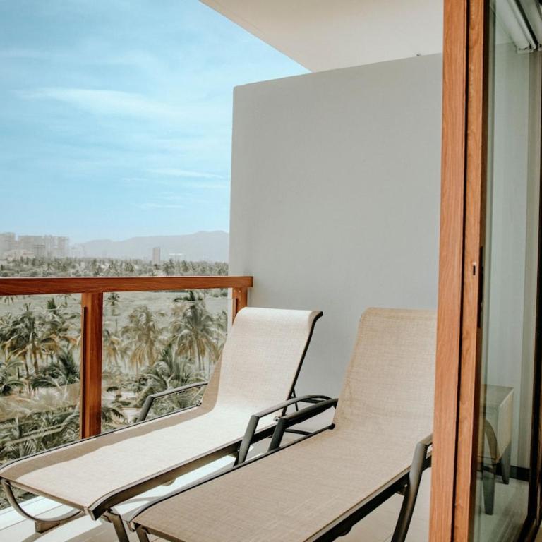 3 Bedrooms with huge Terrace in La Isla Acapulco - Apartment - 46