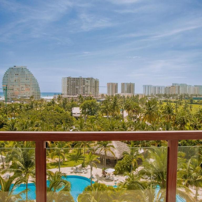 3 Bedrooms with huge Terrace in La Isla Acapulco - Apartment - 54