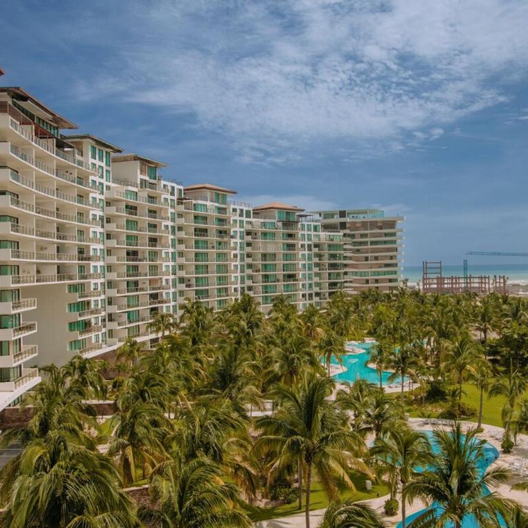 3 Bedrooms with huge Terrace in La Isla Acapulco - Apartment - 56