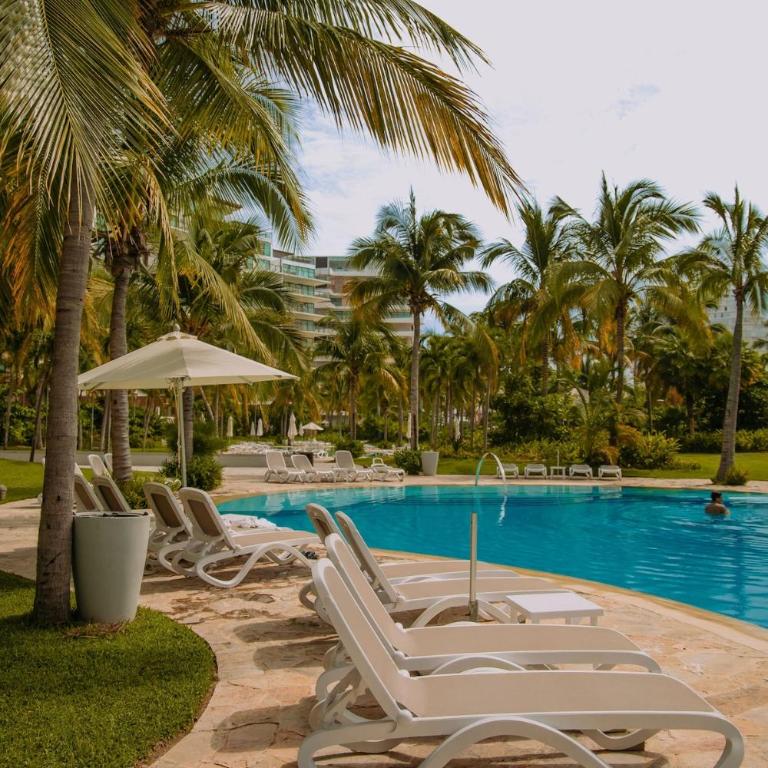 3 Bedrooms with huge Terrace in La Isla Acapulco - Apartment - 57