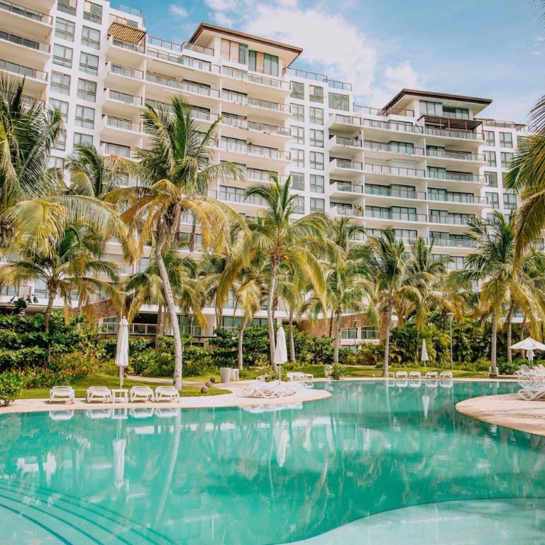 3 Bedrooms with huge Terrace in La Isla Acapulco - Apartment - 61