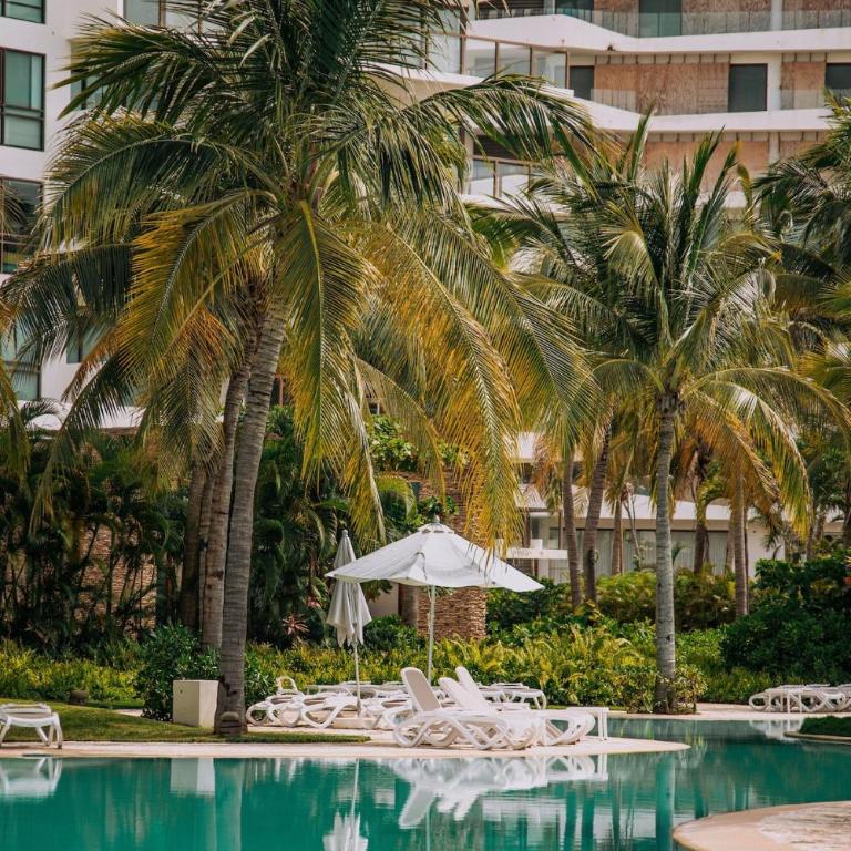 3 Bedrooms with huge Terrace in La Isla Acapulco - Apartment - 68