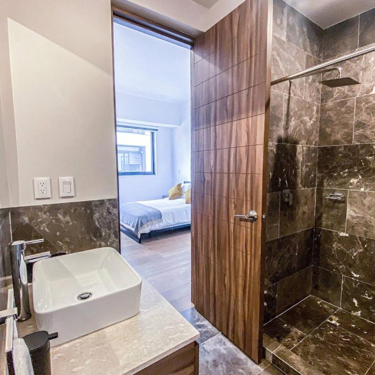 Luxurious and centric 3BD with pool and gym - Apartment - 19