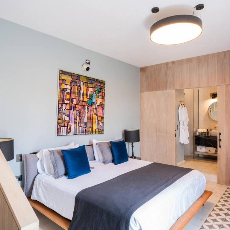 Stunning Penthouse with private terrace center SMA - Appartement - 4