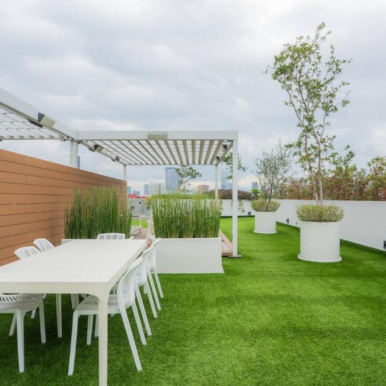 Luxury 2BR with Pool, Gym & Coworking - Appartement - 11