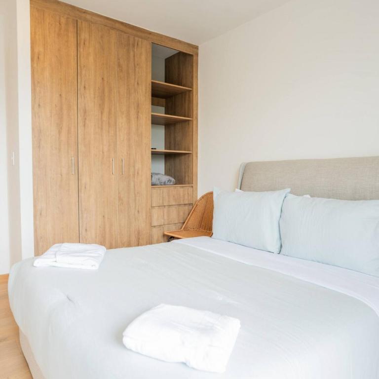 Luxury 2BR with Pool, Gym & Coworking - Appartement - 35