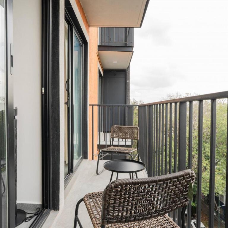Luxury 2BR with Pool, Gym & Coworking - Appartement - 37