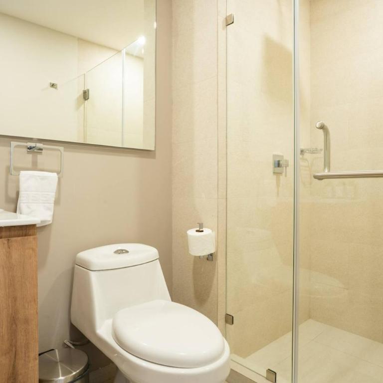 Luxury 2BR with Pool, Gym & Coworking - Appartement - 38