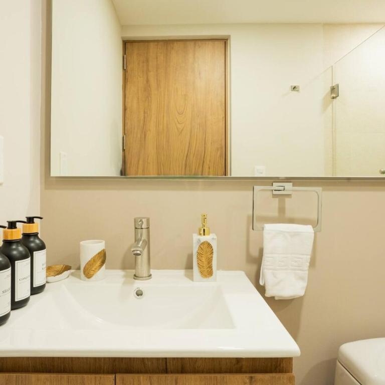Luxury 2BR with Pool, Gym & Coworking - Appartement - 39