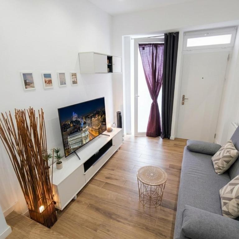 Acogedor piso climatizado cerca del Metro Oporto - Appartamento con 1 Camera da Letto - 1
