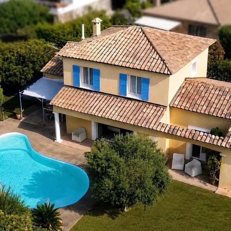 Villa avec piscine 10 personnes - Villa - 1