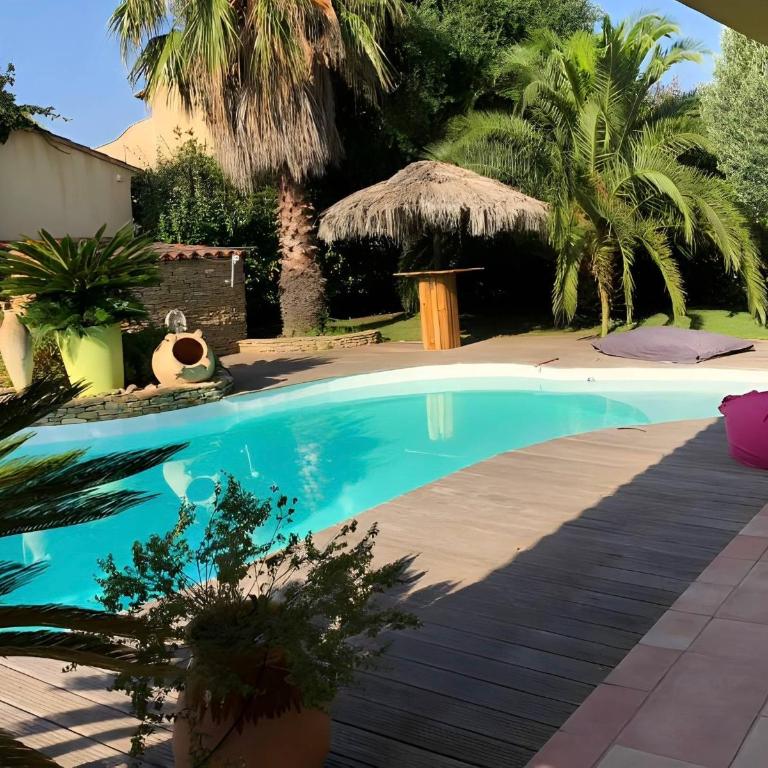 Villa avec piscine 10 personnes - Villa - 21