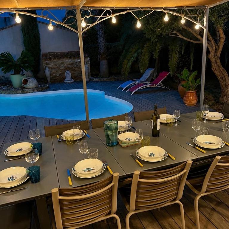 Villa avec piscine 10 personnes - Villa - 24
