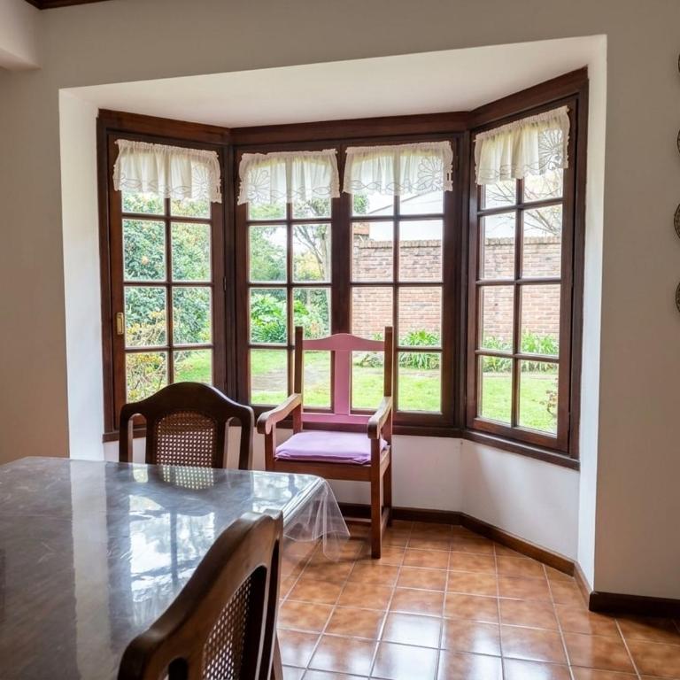 Casa de estilo clásico en City Bell, patio, 10 Pax - Casa de 4 dormitorios - 32
