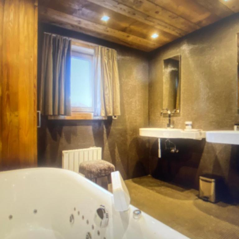 proche des pistes st christophe - Chalet 1 Chambre - 10