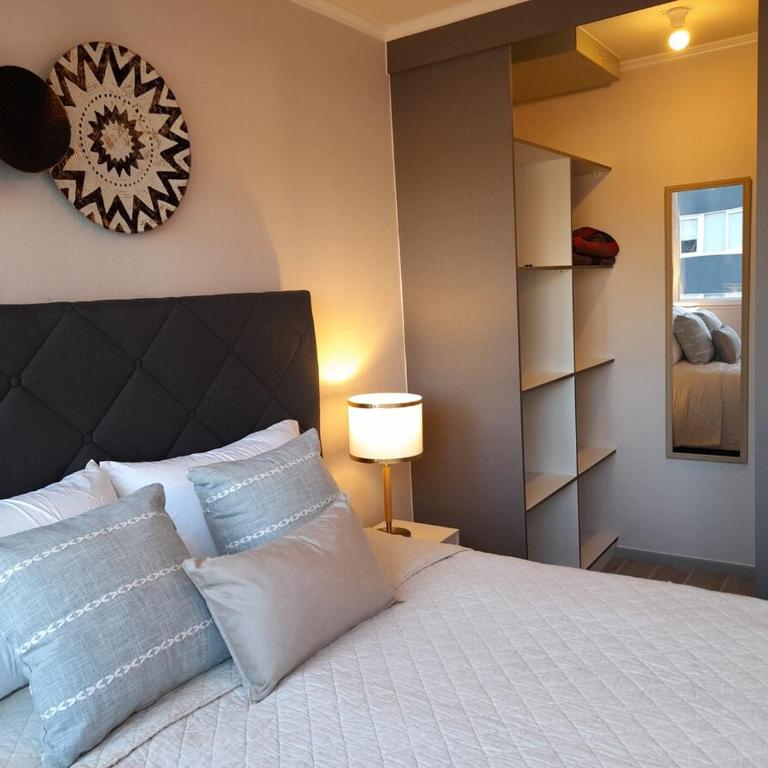 Moderno y de ubicación céntrica, wifi, estacionamiento, ideal para 3 personas, máximo 4 - Three-Bedroom Apartment - 37