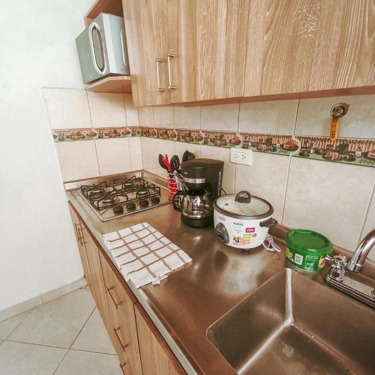 AMPLIO APTO En MANRIQUE MEDELLÍN - Apartamento Estándar de 3 dormitorios - 21