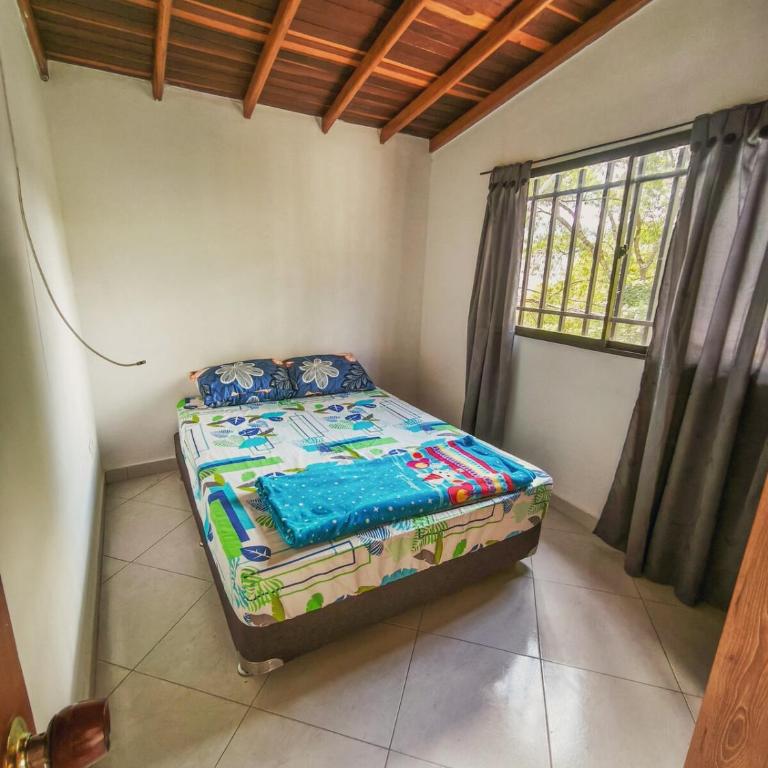 AMPLIO APTO En MANRIQUE MEDELLÍN - Apartamento Estándar de 3 dormitorios - 24