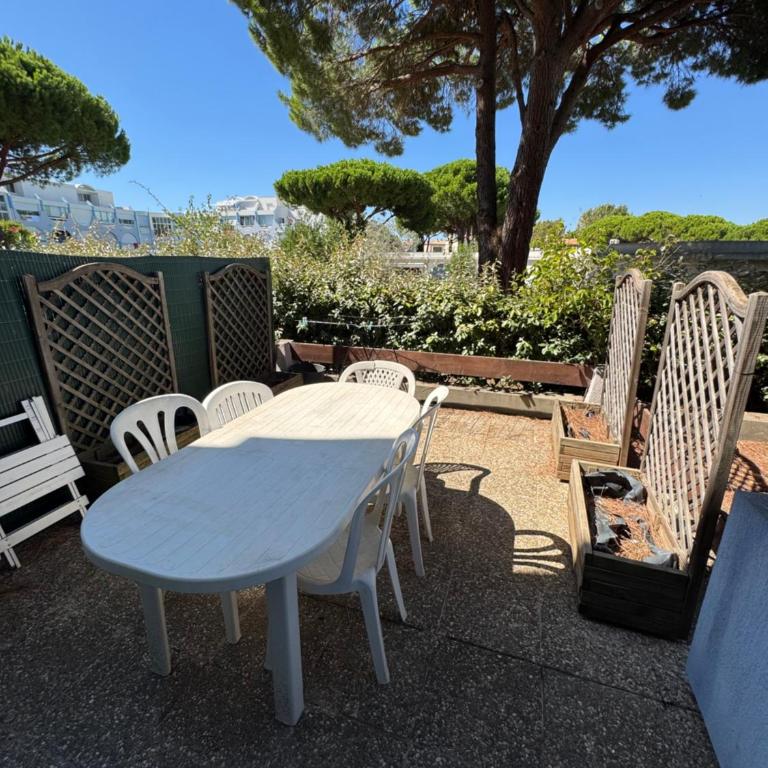 Appart 27m2 avec Clim, terrasse - 6 pers - 2 piscines - One-Bedroom Apartment - 22