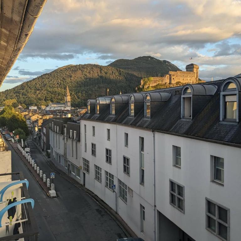 VENUE DU PAPE - Appartement à 3 min des Sanctuaires - Vue Basilique Château & Pyrénées - Tout compris - Appartement 1 Chambre - 7
