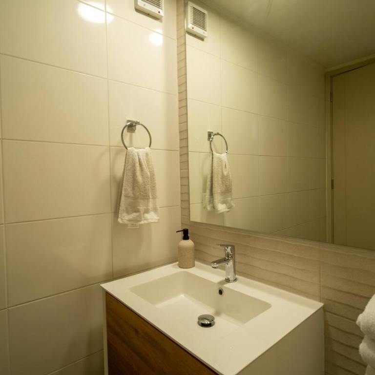 Amplio Depto en Santiago, cercano al metro Irarrázabal - Two-Bedroom Apartment - 3
