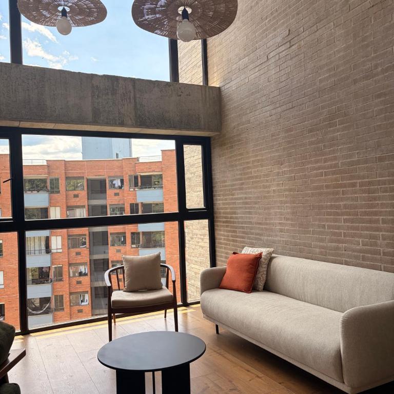 Altitud Medellín View Living - Suite with City View - 35