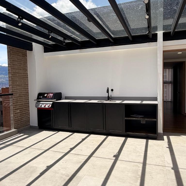 Altitud Medellín View Living - Suite with City View - 42