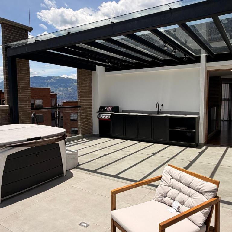 Altitud Medellín View Living - Suite with City View - 30