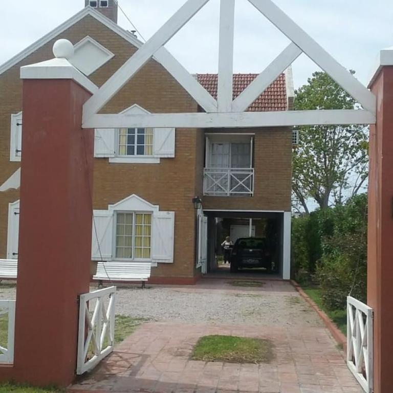 Cabañas Feywekus - Three-Bedroom House - 1