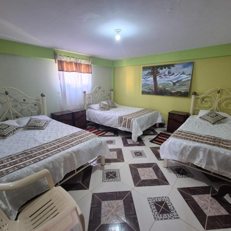 Hotel Aguilar - Family Room with Bathroom - 4